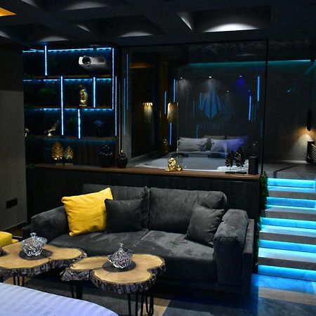 Pentlux - Spa Penthouse In The Heart Of Skopje Buitenkant foto