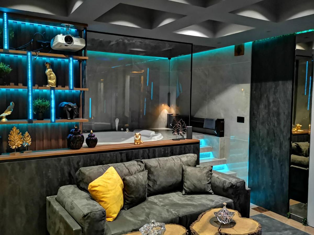 Pentlux - Spa Penthouse In The Heart Of Skopje Buitenkant foto
